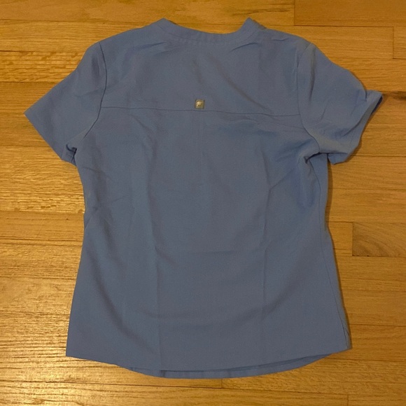 Fabletics ceil blue scrub set - Picture 3 of 8